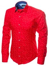 Красная рубашка с якорями