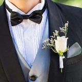 Пять нарядных образов для жениха: рассказываем, как одеться на свадьбу
