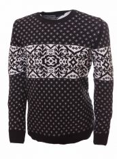 Черно-белый свитер с орнаментом