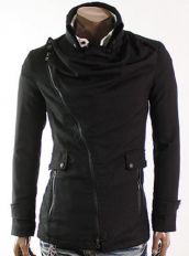 Черная мужская куртка с косым бортом