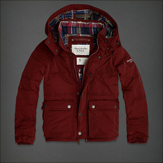 Красная куртка Abercrombie&Fitch
