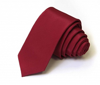 Красный узкий галстук