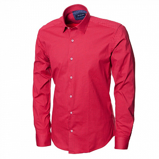 Красная рубашка с орнаментом